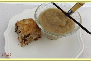 Compote vanillée de pommes, poires et banane.