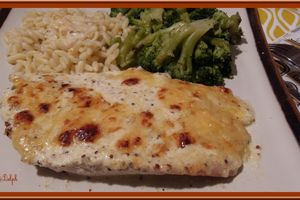 Suprêmes de poulet gratinés à la moutarde