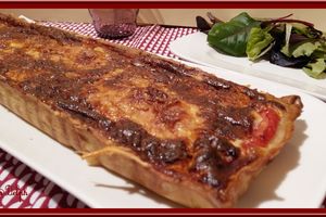 Tarte à la truite fumée et tomate.