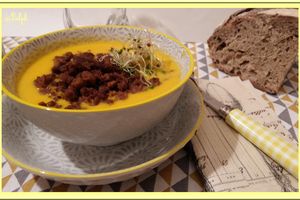 Velouté de Potiron, Carottes, oignons et lait de coco