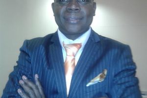 M. Dieudonné Yambassa, Secrétaire Général du Conseil de la Région France-Europe du PARC, Equipe du Pr Gaston N'Guérékata