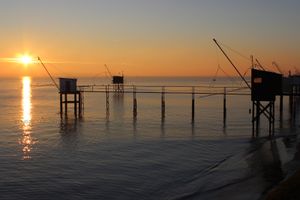 LEVER DE SOLEIL SUR LES PECHERIES DE SAINT NAZAIRE