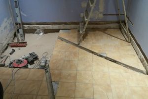 Le premier jour du reste du chantier de la salle de bain...