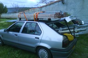 Le père noel est une ordure, il m'a piqué ma R19 !