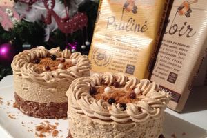 Gâteau de fêtes : feuillantine, mousse choco, mousse spéculoos.