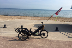 Un nouveau en tricycle couché