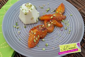 Gâteau de Semoule, Abricots poêlés et Pistaches