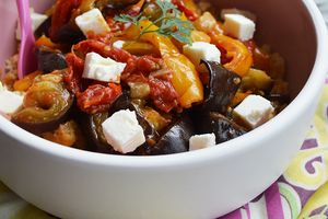 Salade céréales, légumes grillés et feta