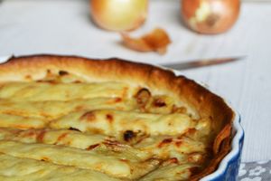 Tarte aux oignons et au Cantal
