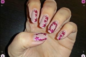 Peggy sage "Nude Elégance" et son stamping fleuri - review Staming Nail France