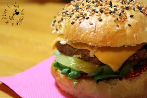 Hamburgers Tomates, Basilic, Epices