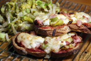 Bruschettas Poireau, Chèvre & Merzer