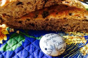 Foccacia aux olives, romarin, thym et origan