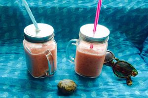 Smoothie ananas, gingembre, pomme orange et framboise