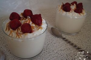Mousse de litchis meringuée aux framboises