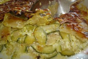 Gratin épicé de ravioles fraîches aux courgettes