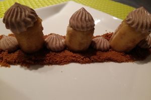 Banane flambée au rhum, chantilly chocolat noisette