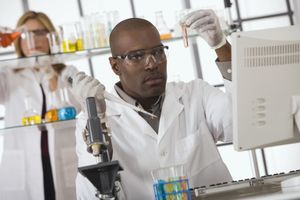 Selon une étude la cigarette électronique produirait des molécules instables