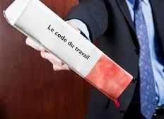 Fumer ou vapoter dans l’entreprise : que prévoit la loi ?