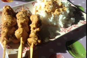 BROCHETTES DE POULET SATAY