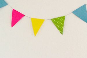 Déco de fête : fanions en papier