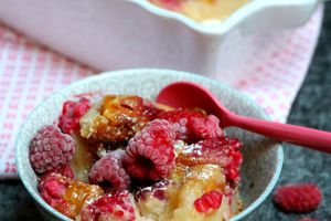 | Clafoutis aux mirabelles et framboises |