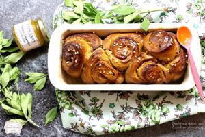 | Brioche aux abricots secs et confiture de mangue |