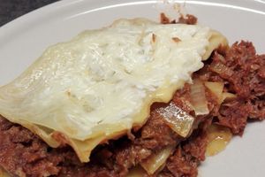 Lasagnes au plat de côtes de boeuf et toastinettes