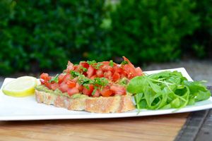 Tartines mexicaines avocat tomates