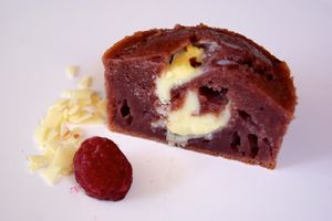Moelleux à la framboise, coeur chocolat blanc
