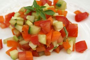 Tartare de légumes croquants au basilic