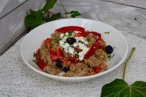 Salade de quinoa aux poivrons et feta