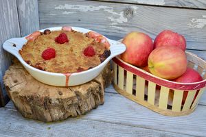 Crumble pommes - framboises - rhubarbe