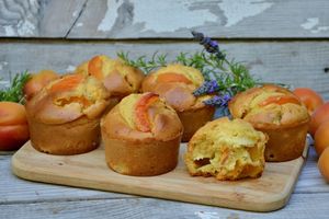 Cakes aux abricots au miel et romarin