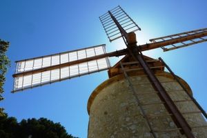 LE MOULIN A VENT DE BERTOIRE A LAMBESC - B. DU RHONE