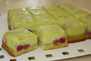 Le gâteau magique pistache framboises