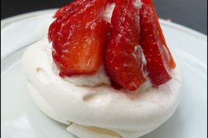 Pavlova à la fraise et à la vanille