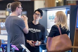 Amazon Store : c'est bien partit ! Et comme Apple en 2001 plus que des magasins Amazon crée des espaces de rencontre et de services.