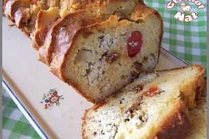 Cake tomates cerise, tomates séchées et boursin salade