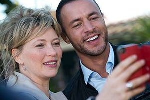 Audiences Télé du 2/05/14: Candice Renoir (Fr2) et Louis de Funès (D8) sont the best ! TF1 fait un bide avec "The Best". M6 bat Fr3. Gulli très faible.