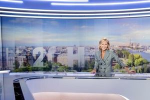 La Revue de Tweets Tv: Bruce Toussaint, Hommages, Chazal, Pigasse, Le Tube, Tournage, Ce week-end à la télé, Théâtre, Nouvelle Star, Downton Abbey.