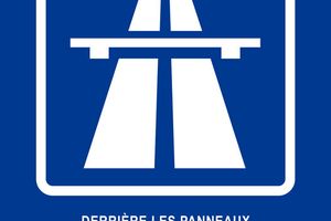 Derrière les panneaux, il y a des hommes