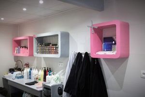 MEUBLES CARTON POUR SALON DE COIFFURE