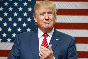 Etats-Unis : le candidat Donald Trump comparé à Adolf Hitler