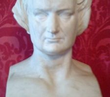 Victor HUGO ..."à propos d'un livre politique écrit par une femme"