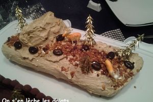 Recette de bûche de Noël Moka, crème mousseline au café et biscuit vanille.