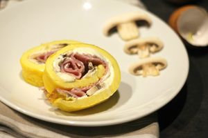 Omelette roulée jambon-champignons