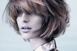 le Mother of Pearl Hair arrive