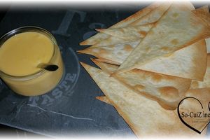 Nachos et sa sauce cheddar
