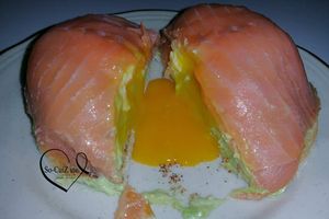 Dôme de saumon fumé, coeur coulant et crème d'avocats